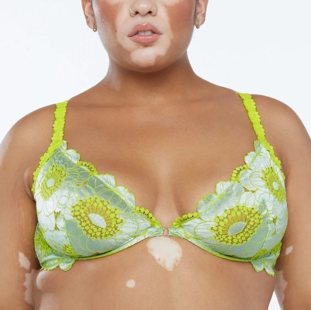 Lace Underwire Bra in Lime GreenSavage X Fenty Perfect Poppies Lime Green Floral